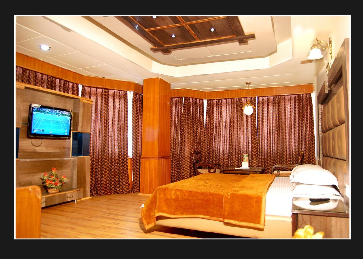 Hotel Out Town Manali  Bagian luar foto