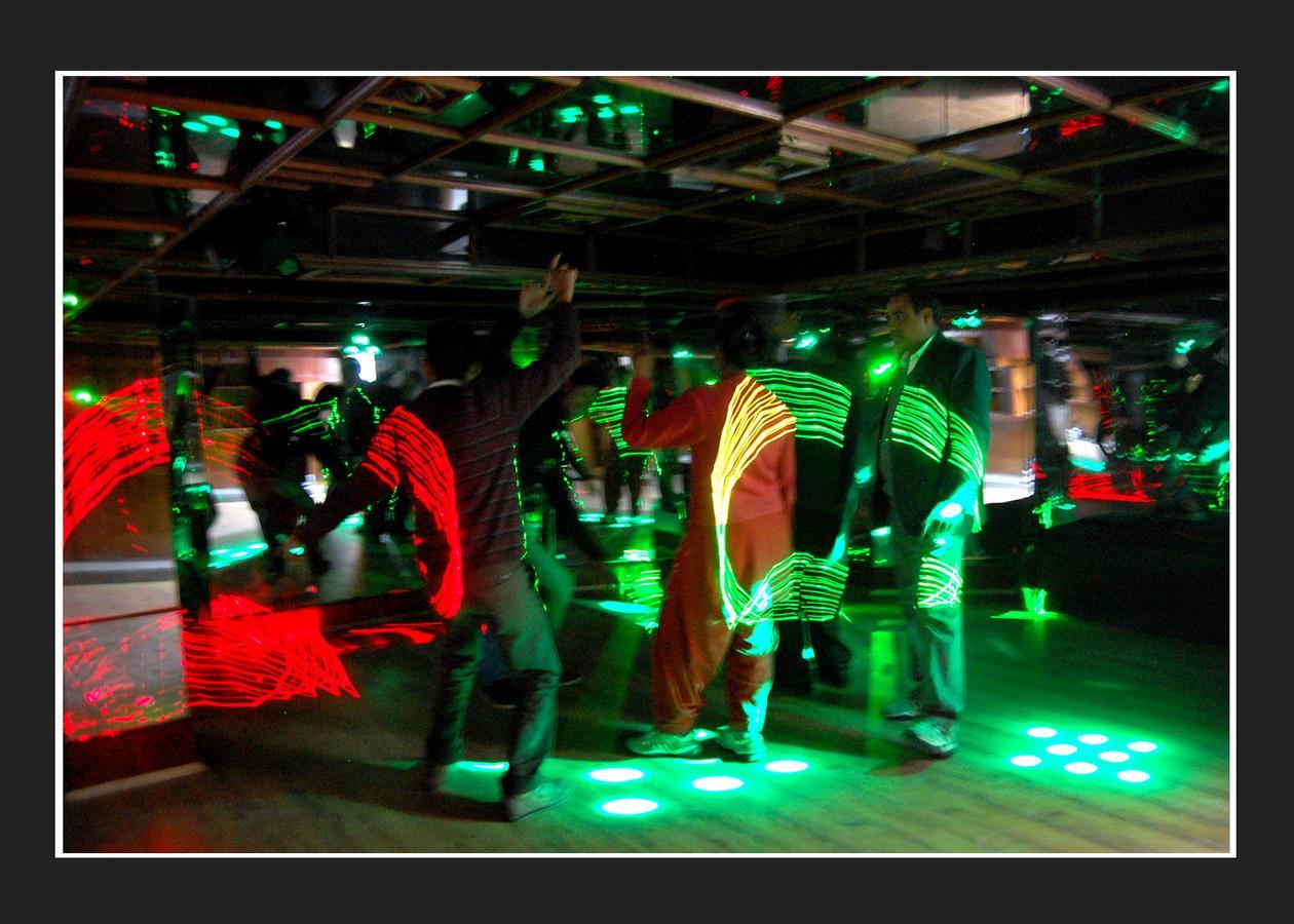 Hotel Out Town Manali  Bagian luar foto