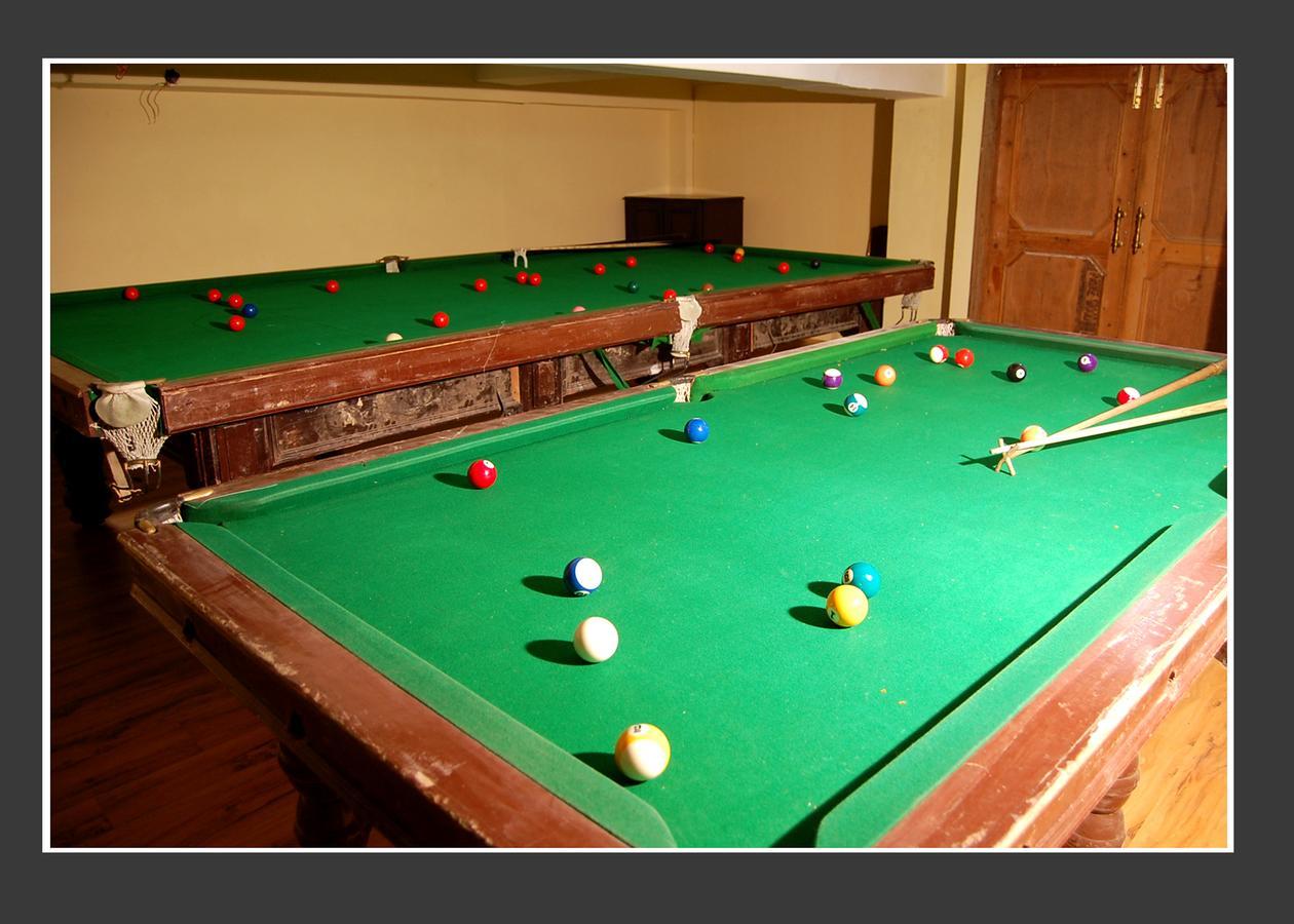 Hotel Out Town Manali  Bagian luar foto