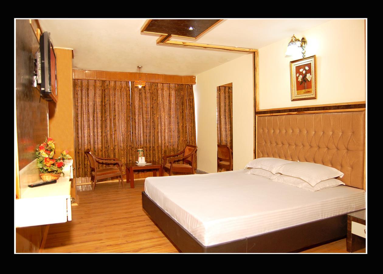 Hotel Out Town Manali  Bagian luar foto
